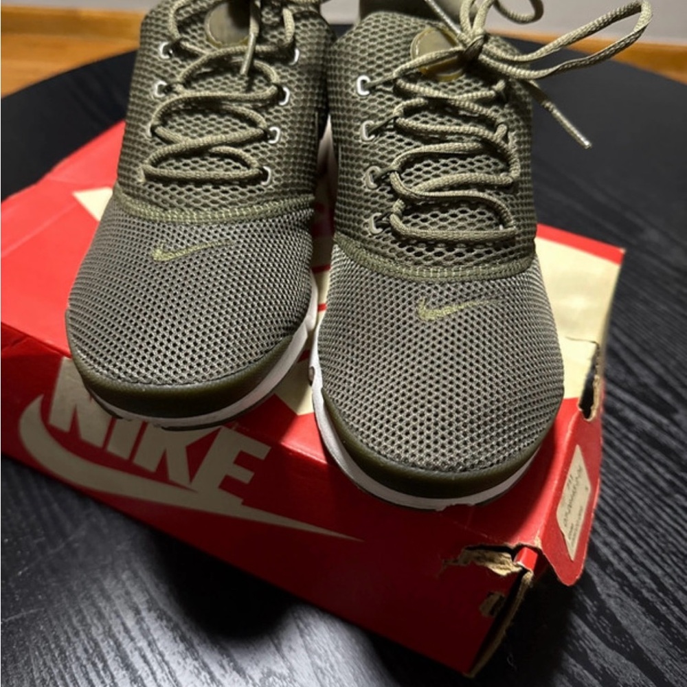 Nike Men's Khaki Mesh Sneakers